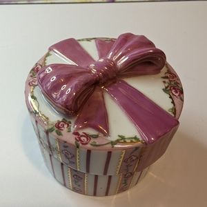 Vintage music trinket box. For daughter. 1999‎